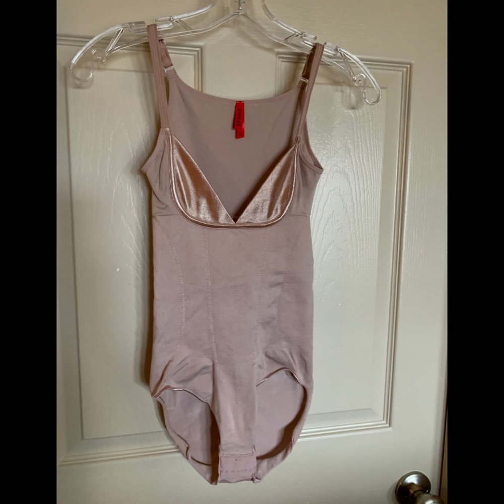 Spank body suit